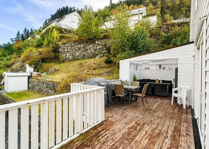 Trolltunga Fjord View Apartamento *